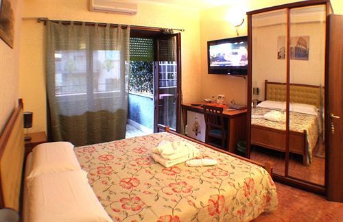 Caligola Bed & Breakfast 2*