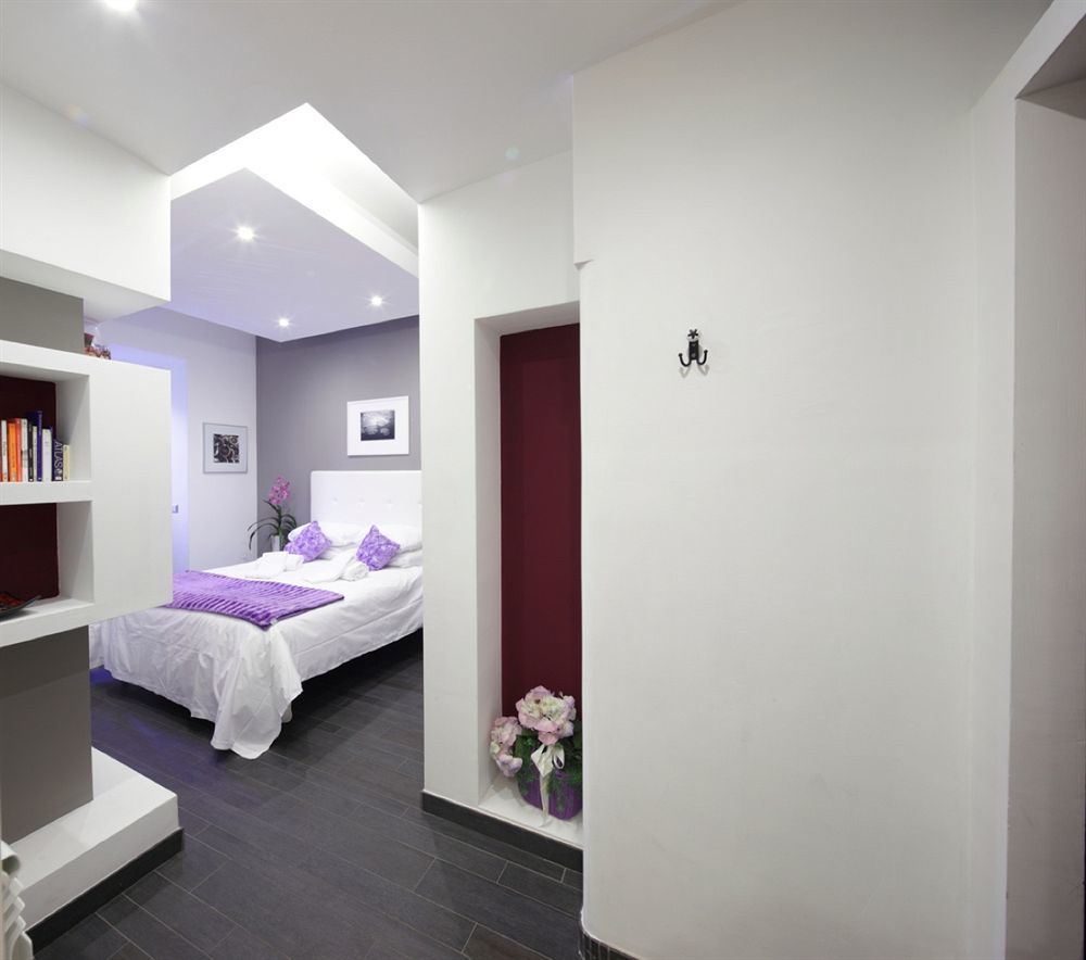 77 Bed & Breakfast Rome