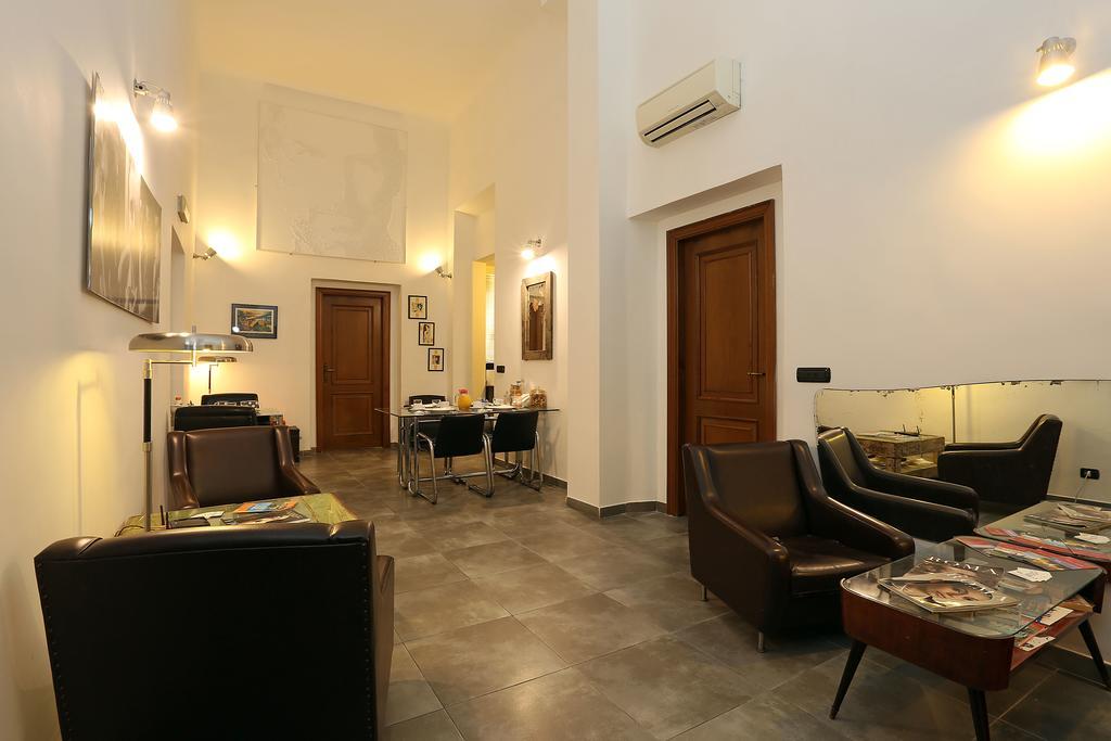 Mr Frills Guest house 2*