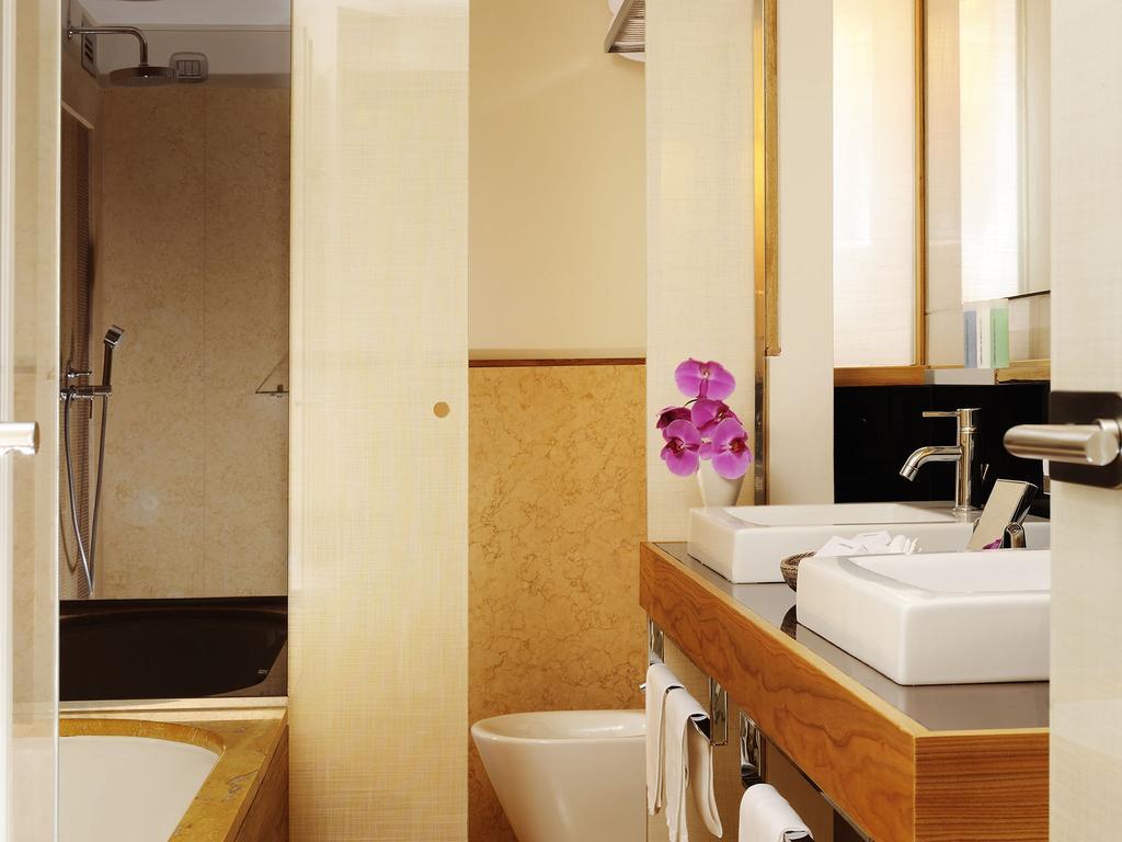 Hotel Mario De' Fiori 37 Roma