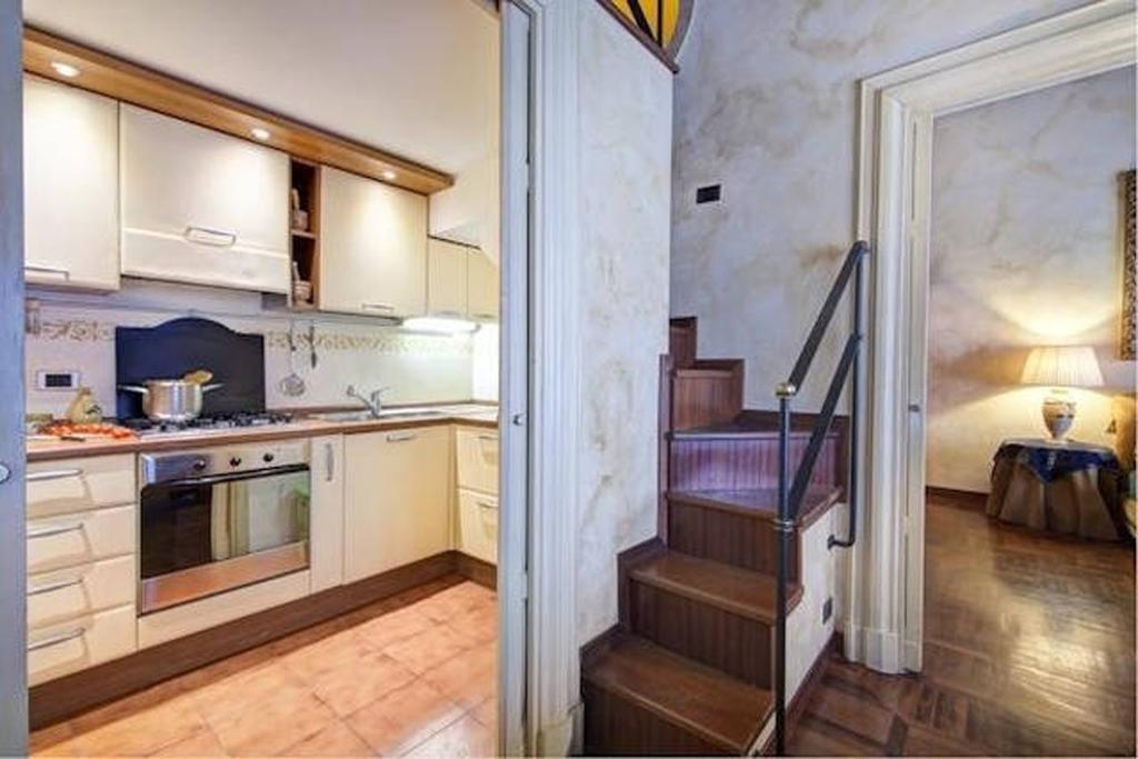 Parione Piazza Navona Apartment