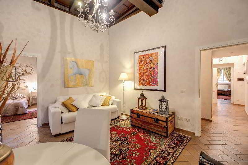 Relais Navona Hotel *