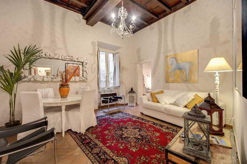 Relais Navona Hotel *