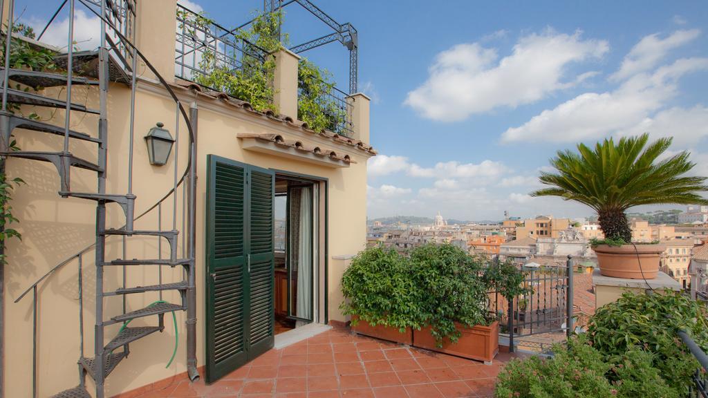 In - Fontana Di Trevi Penthouse Apartment *