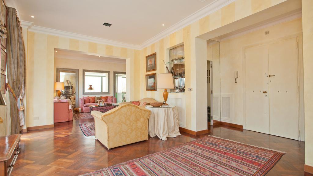 In - Fontana Di Trevi Penthouse Apartment *