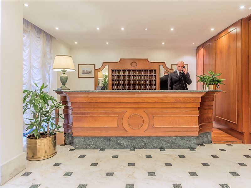 Raeli Luce Hotel