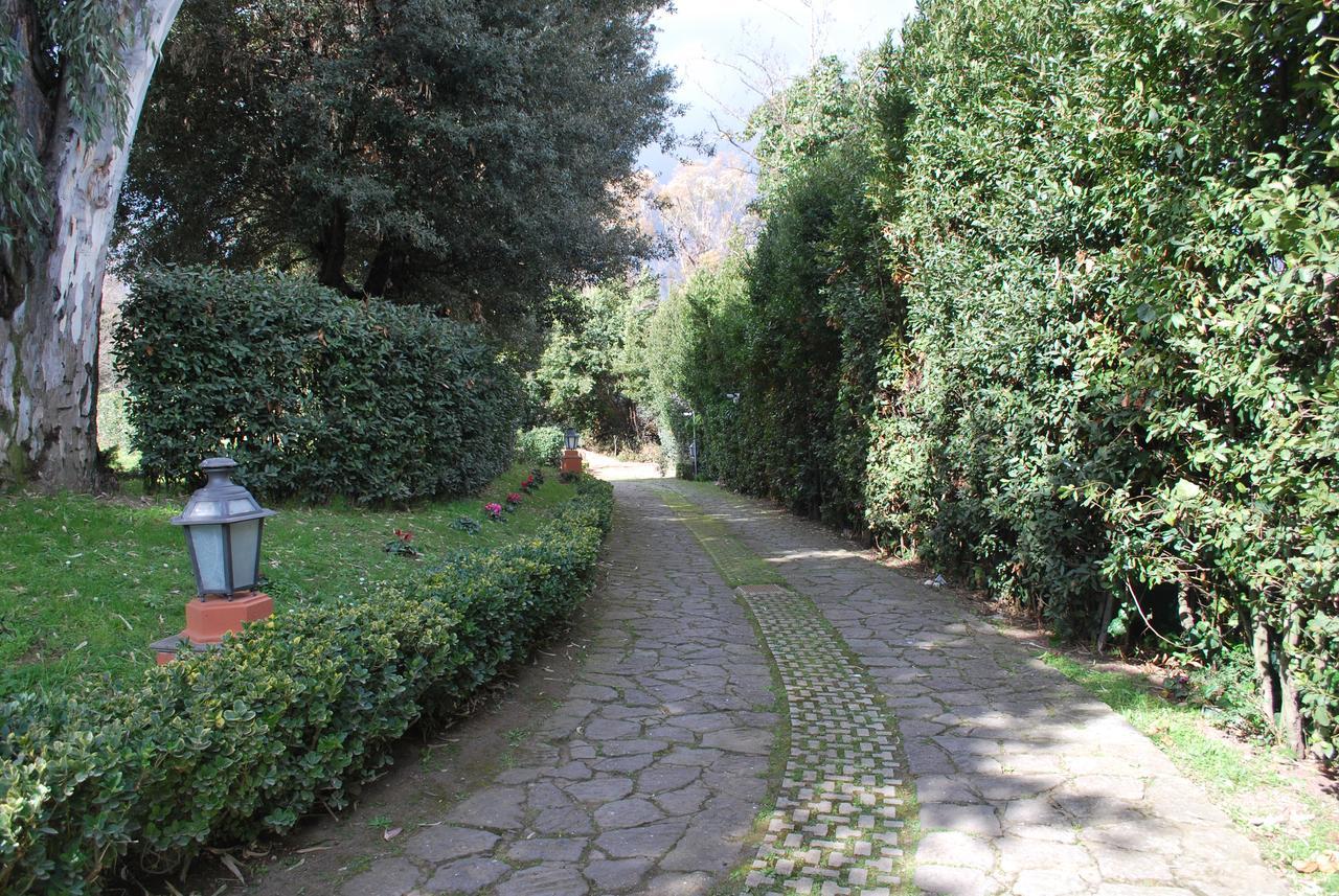 Casale Mostacciano 3* Rome