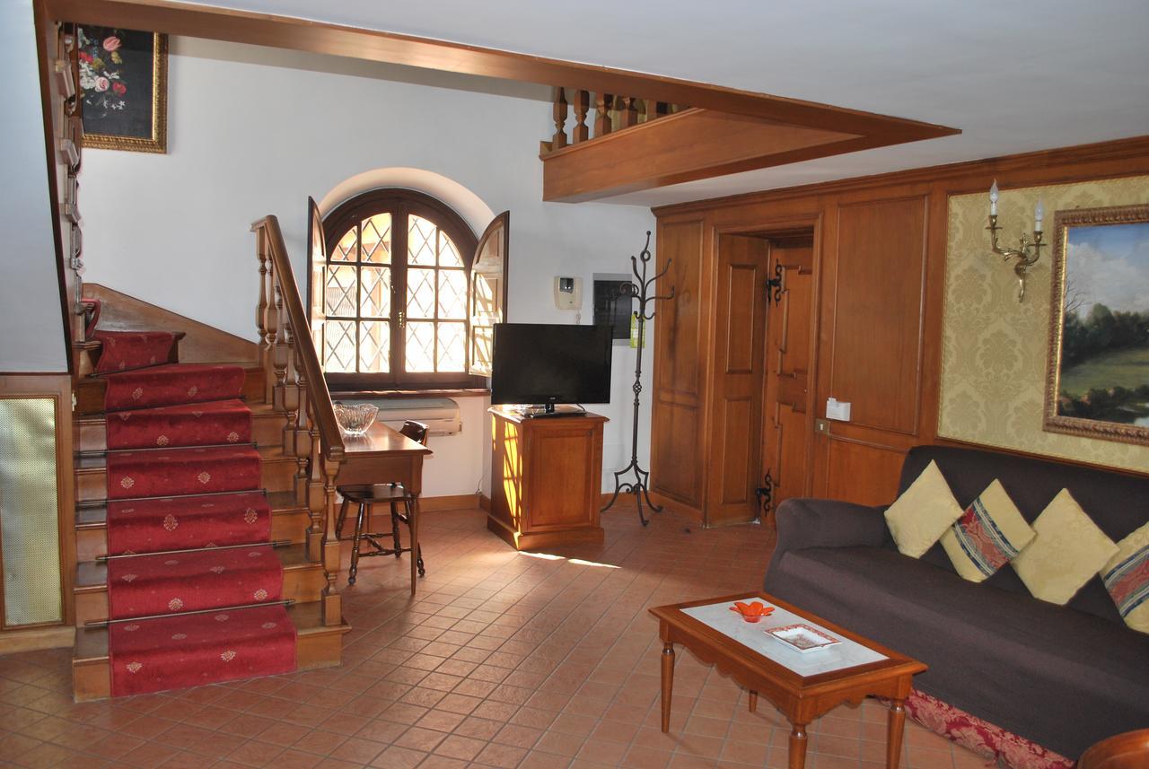 Casale Mostacciano 3*
