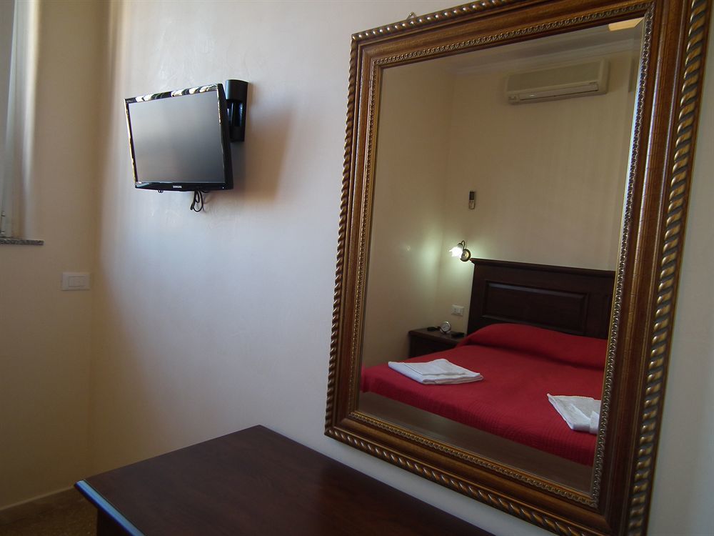 Anthony 2* Rome