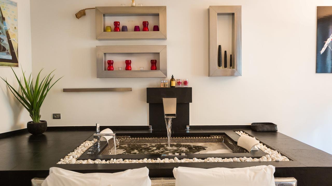 In Cosmopolitan Hi-tech Apartment Rome