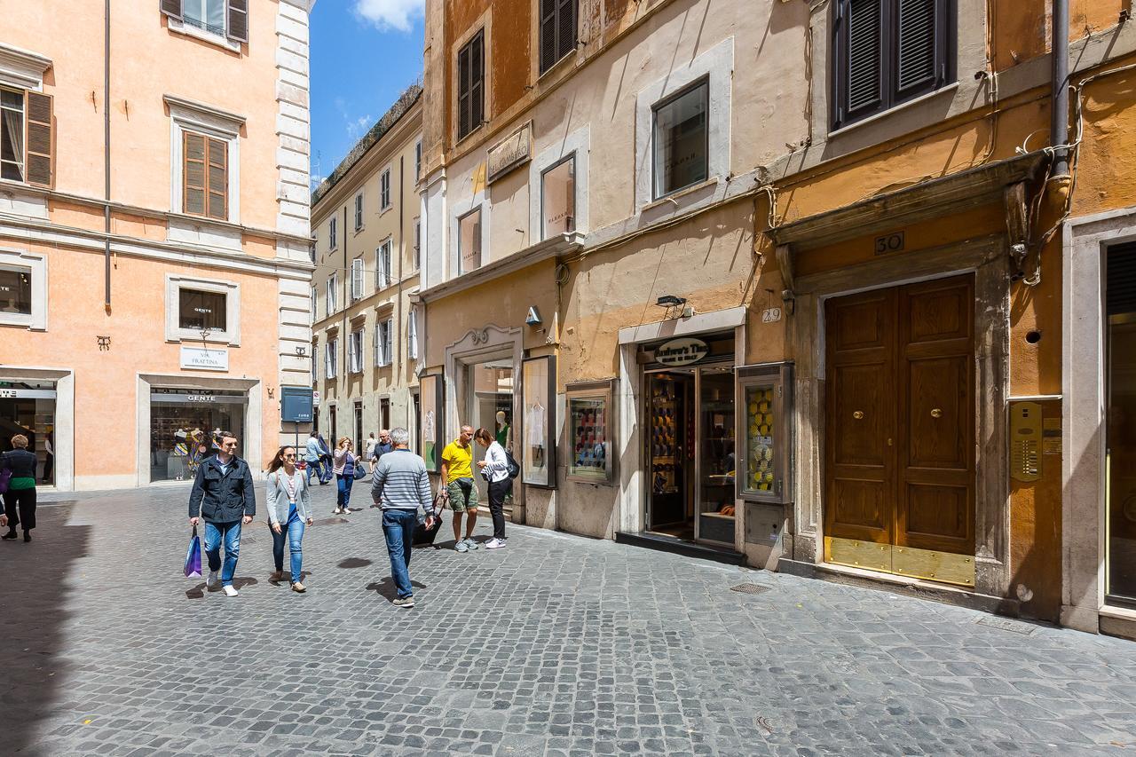 Lovely Spanish Steps With Balcony Rome