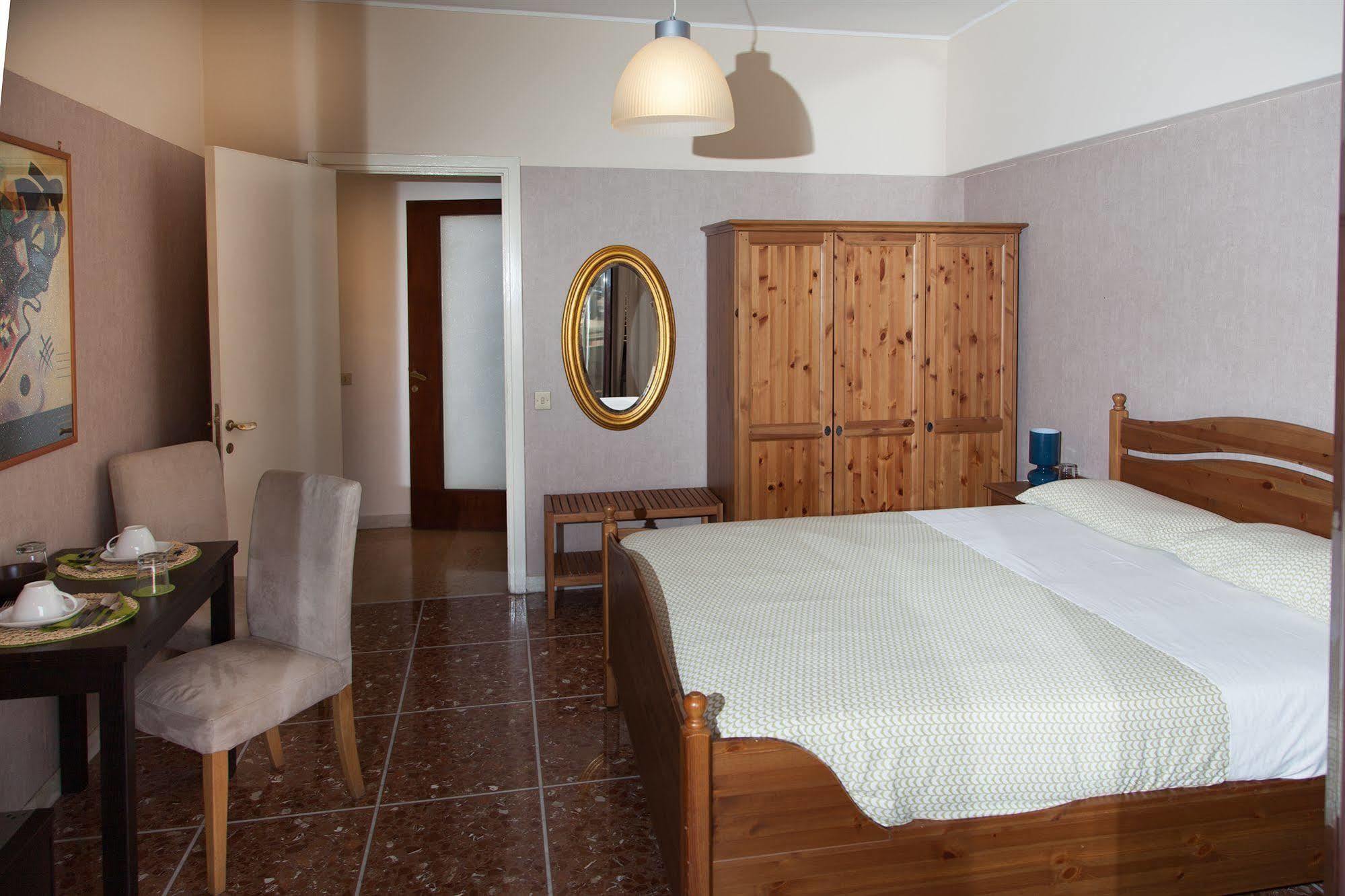 Santa Croce Bed & Breakfast 2*