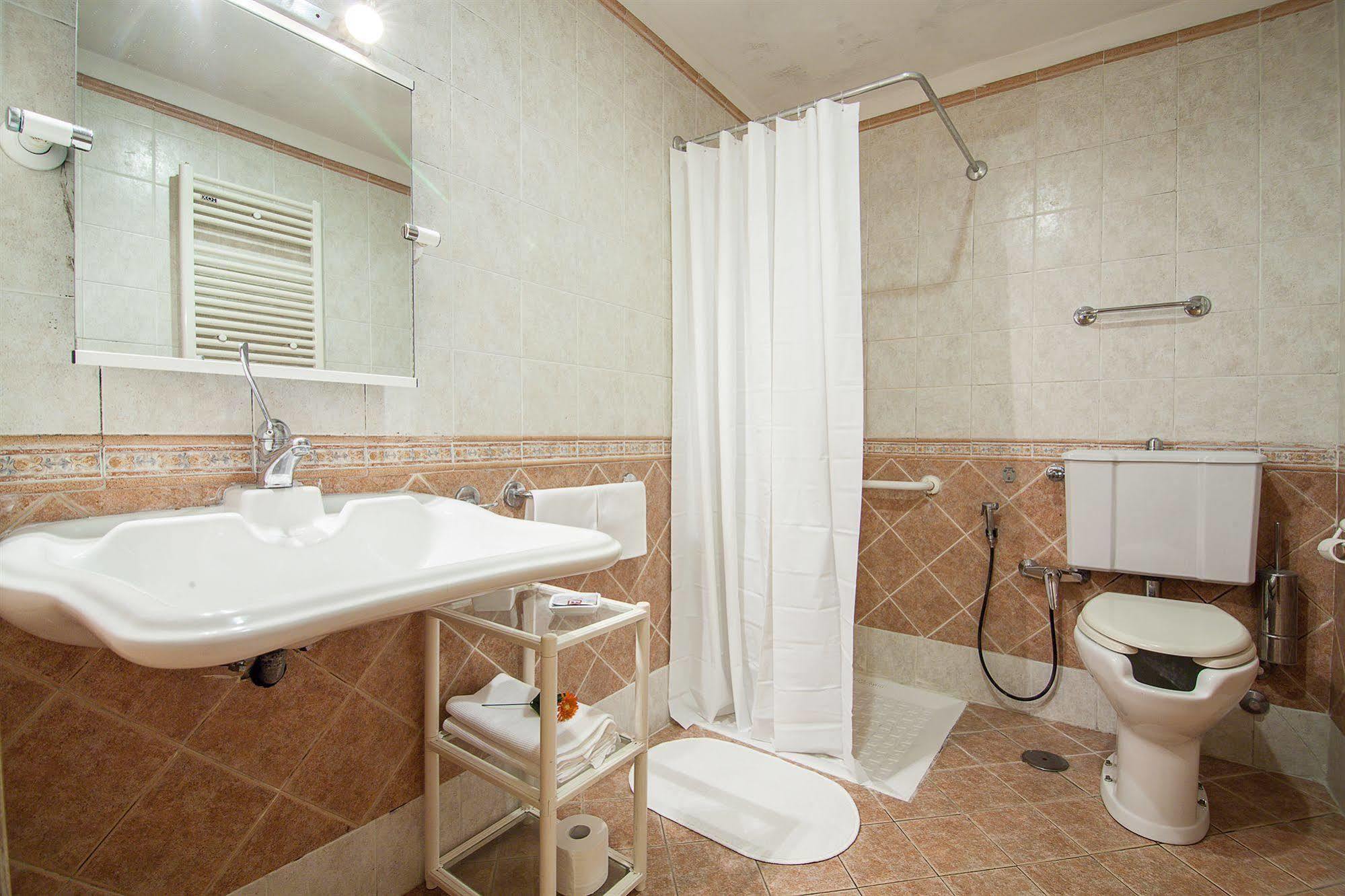 Pomezia Hotel 2*