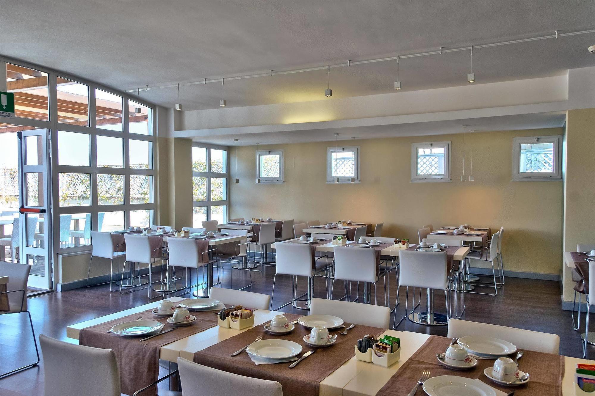 Tor Vergata Hotel 4*