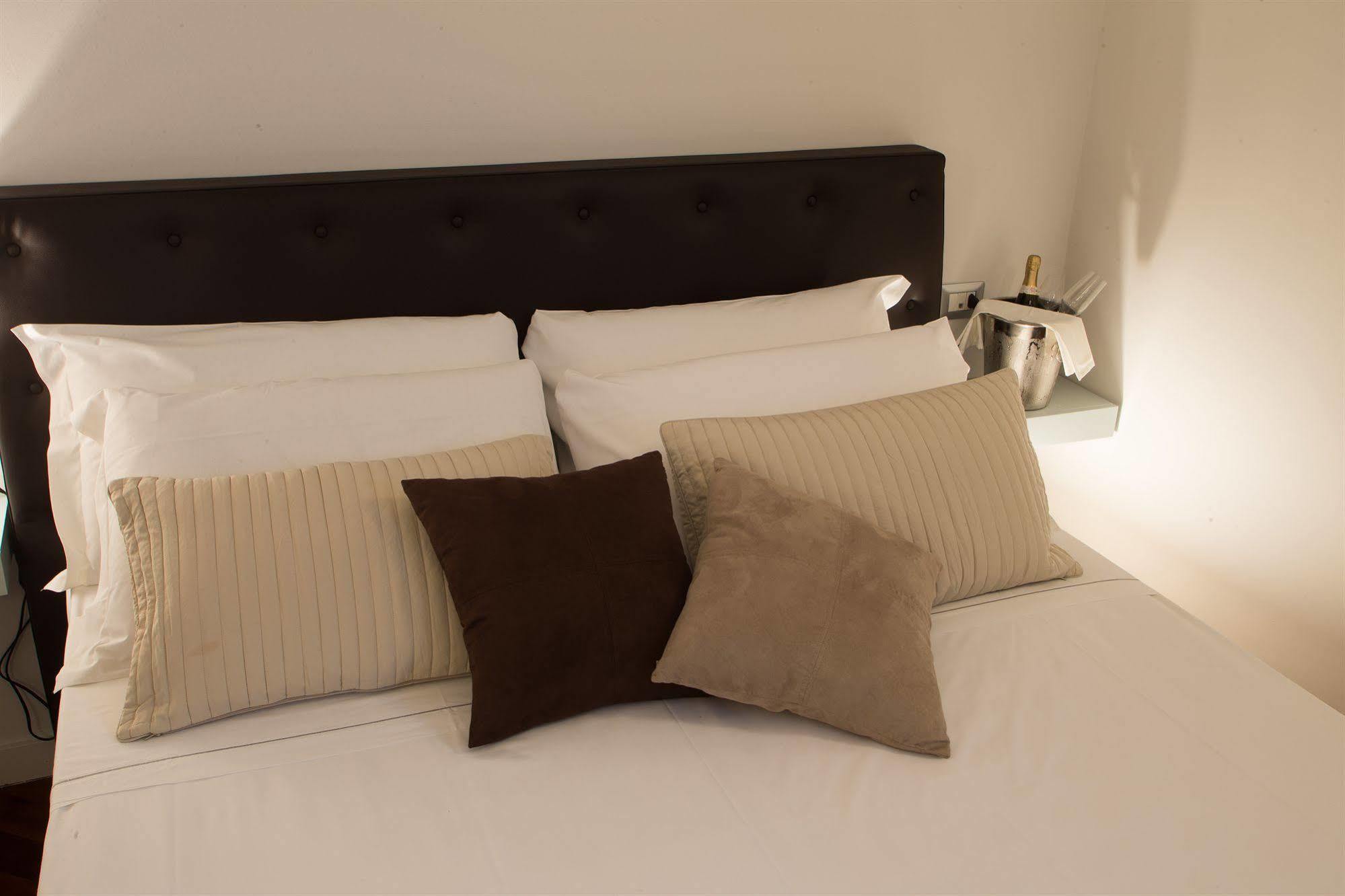 Relais Arco Della Pace Guest house Rome