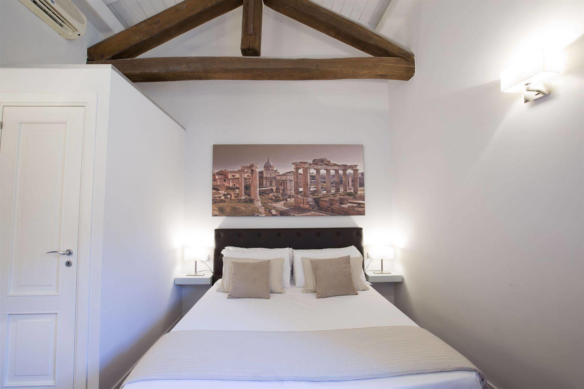 Relais Arco Della Pace Guest house