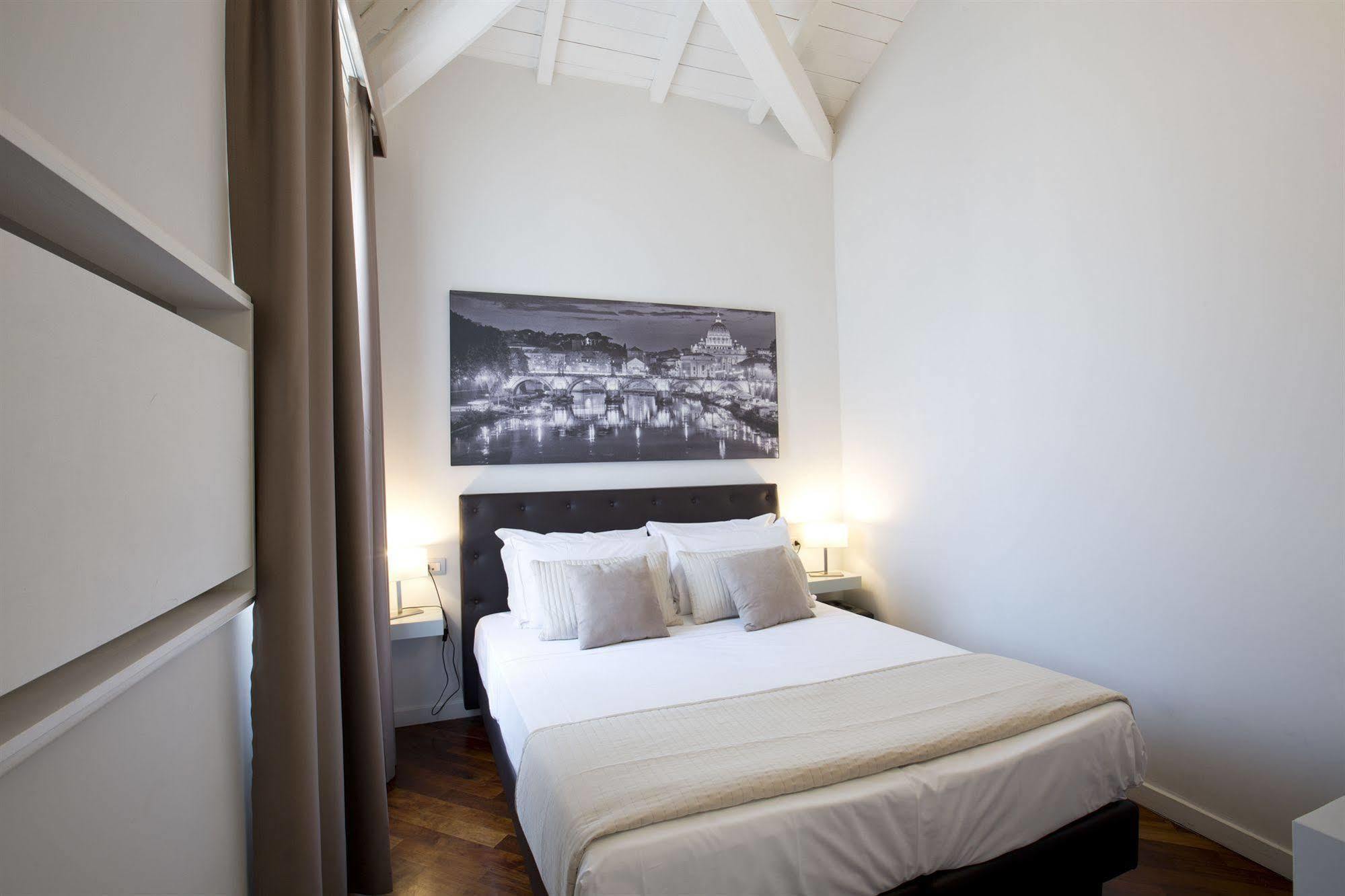 Relais Arco Della Pace Guest house