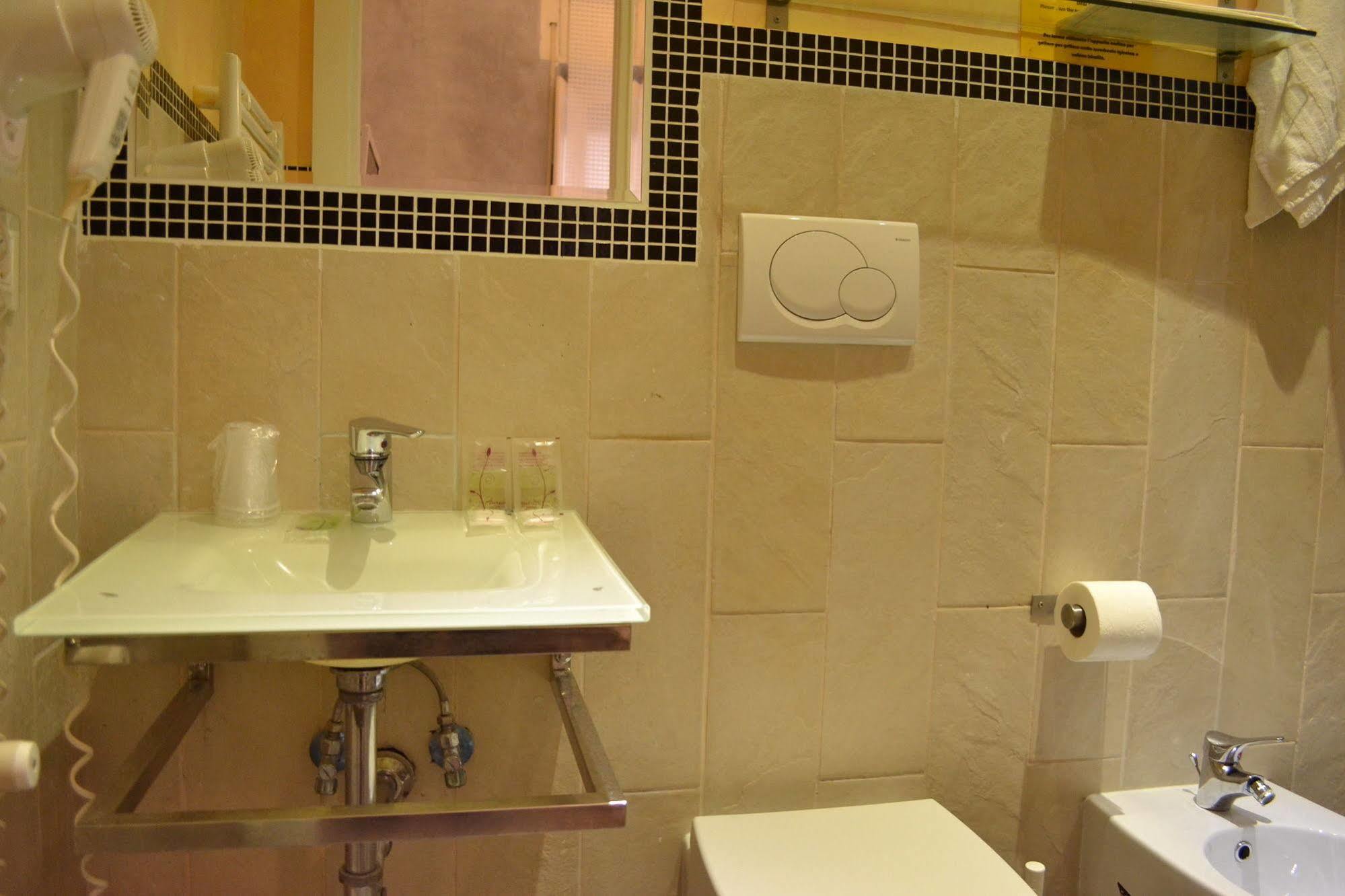 Tiburtina House Affittacamere 2*