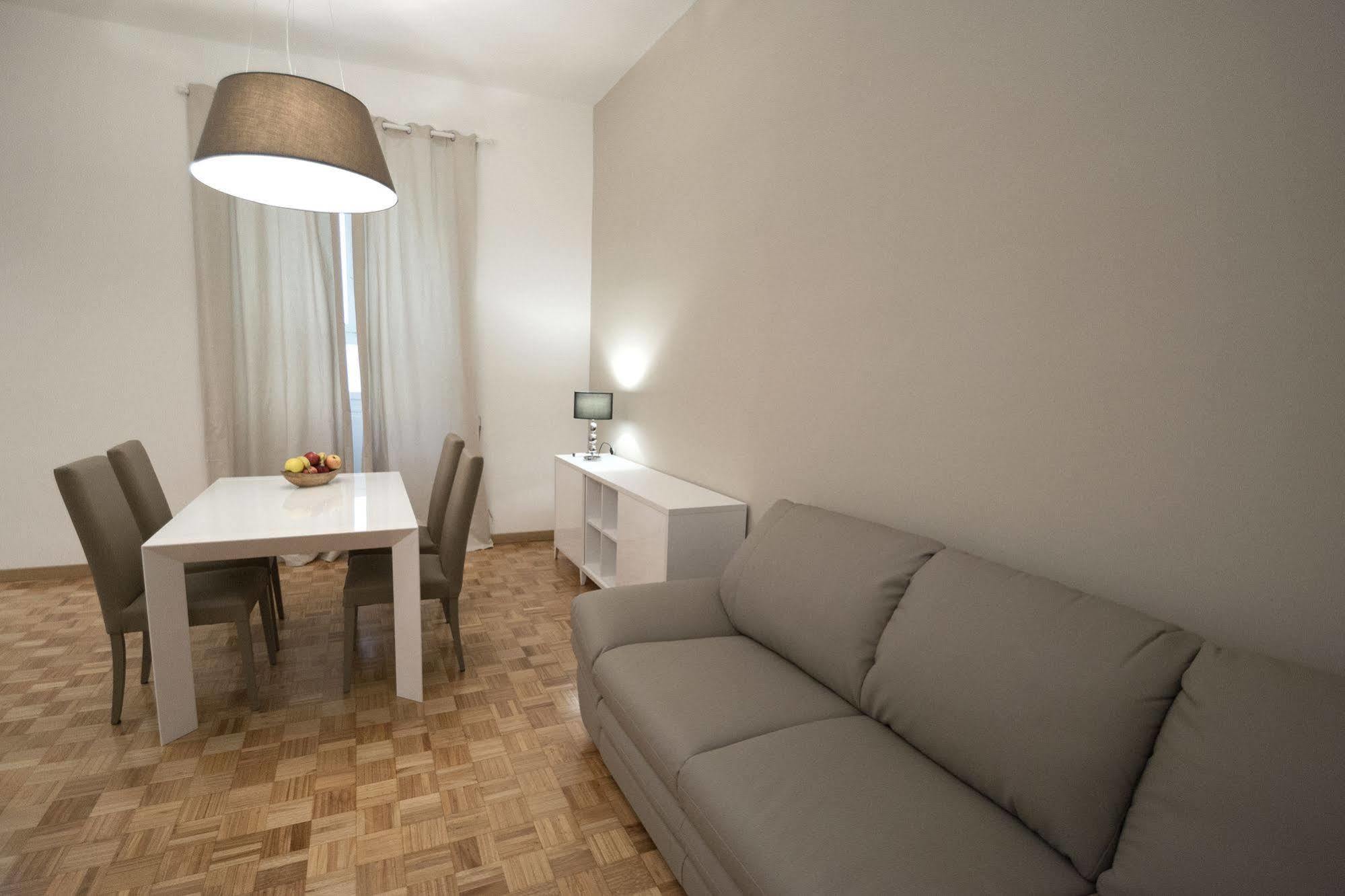 Vantaggio Suites Apartment *