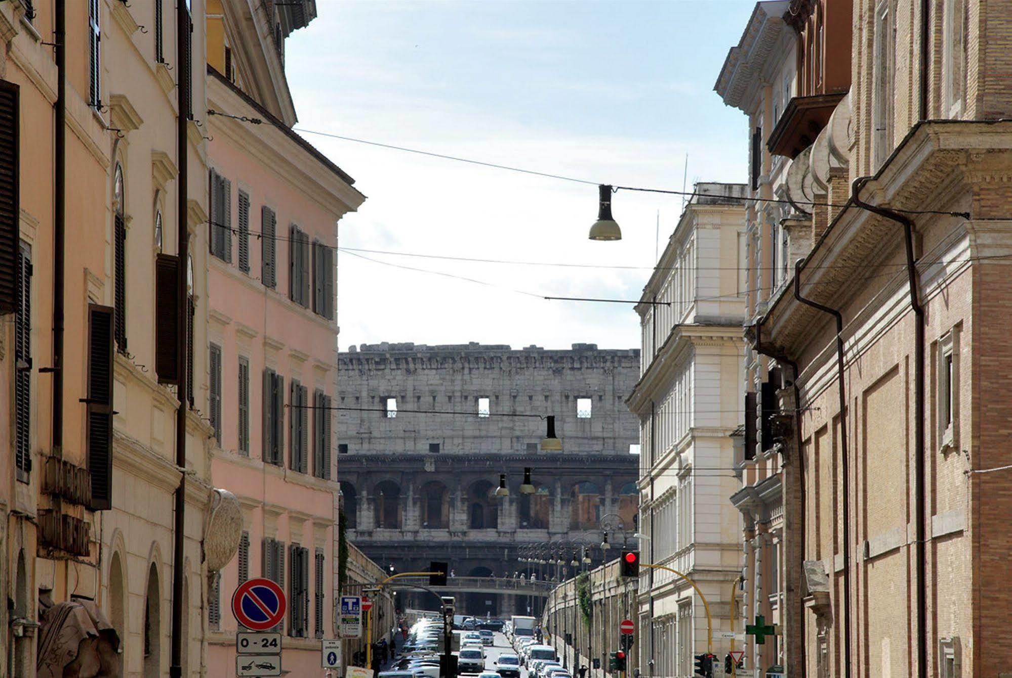 Daplace - Hqh Colosseo 2* Rome