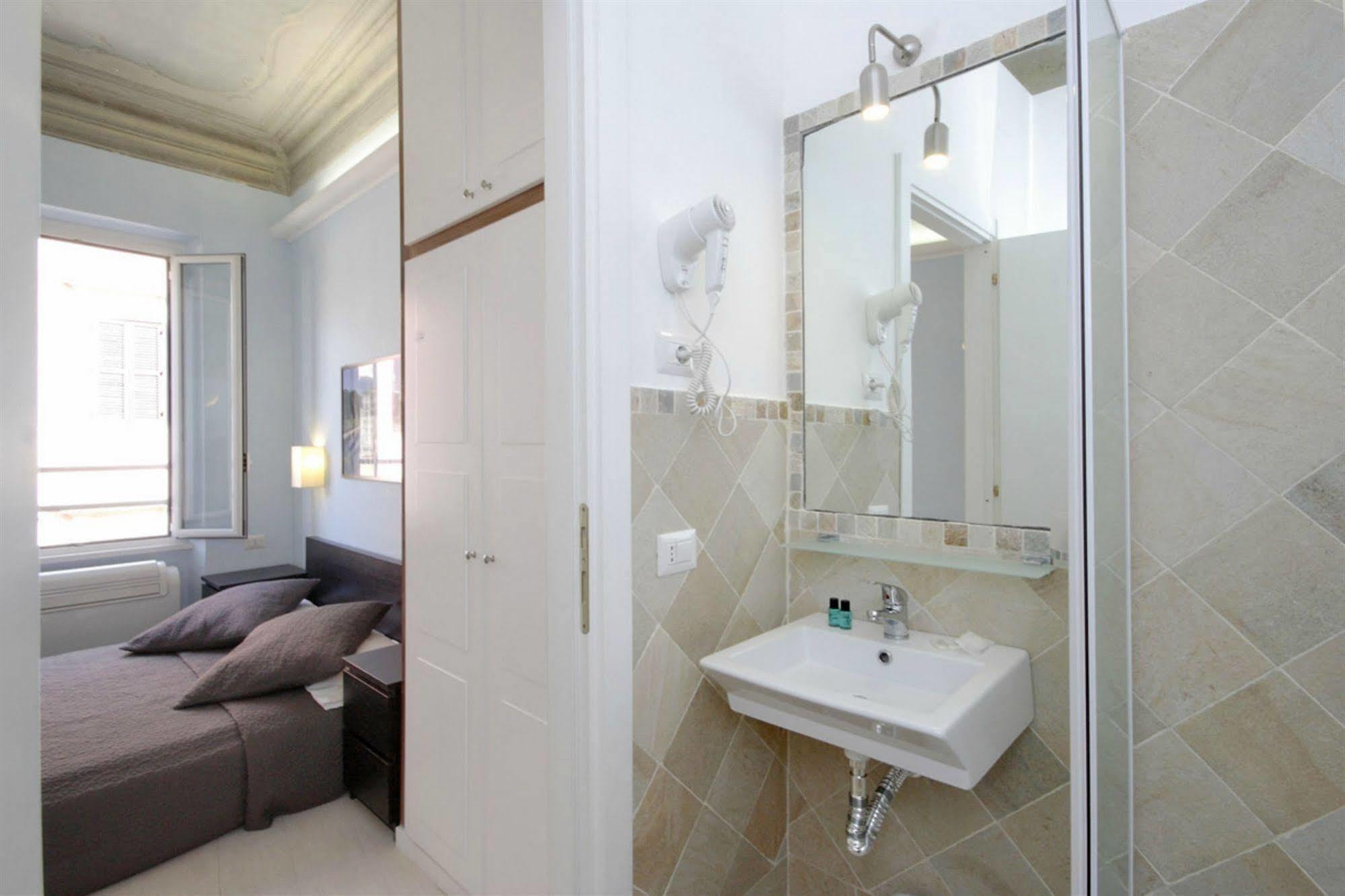 Guest house Daplace - Hqh Colosseo Rome