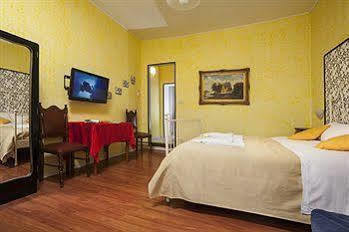Cicero Center Guest house 3*