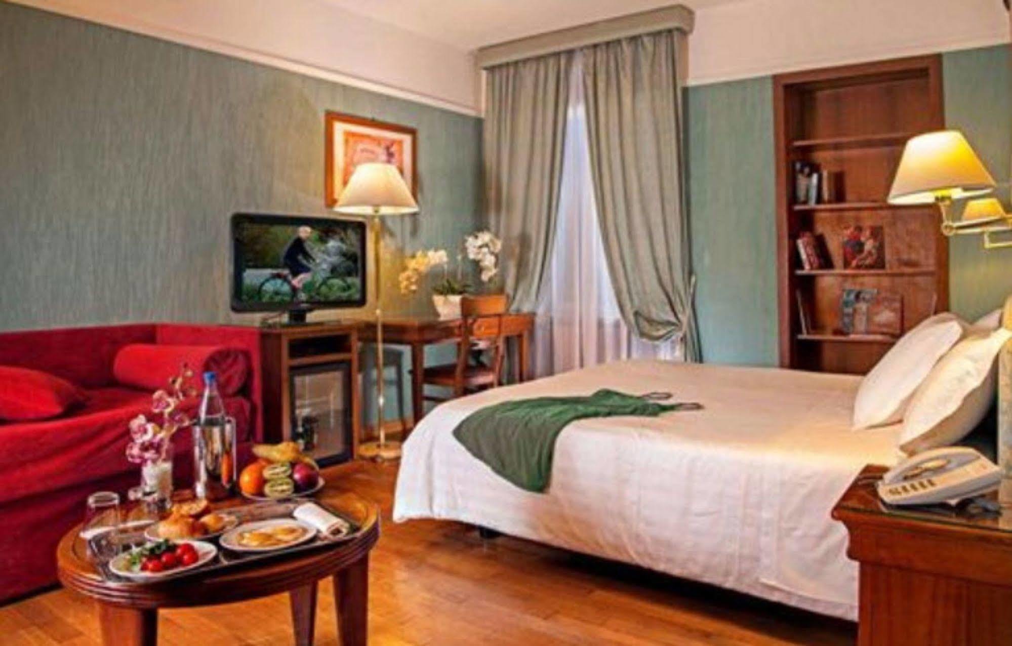 Hotel Cosmopolita Rome, Tapestry Collection By Hilton 4*