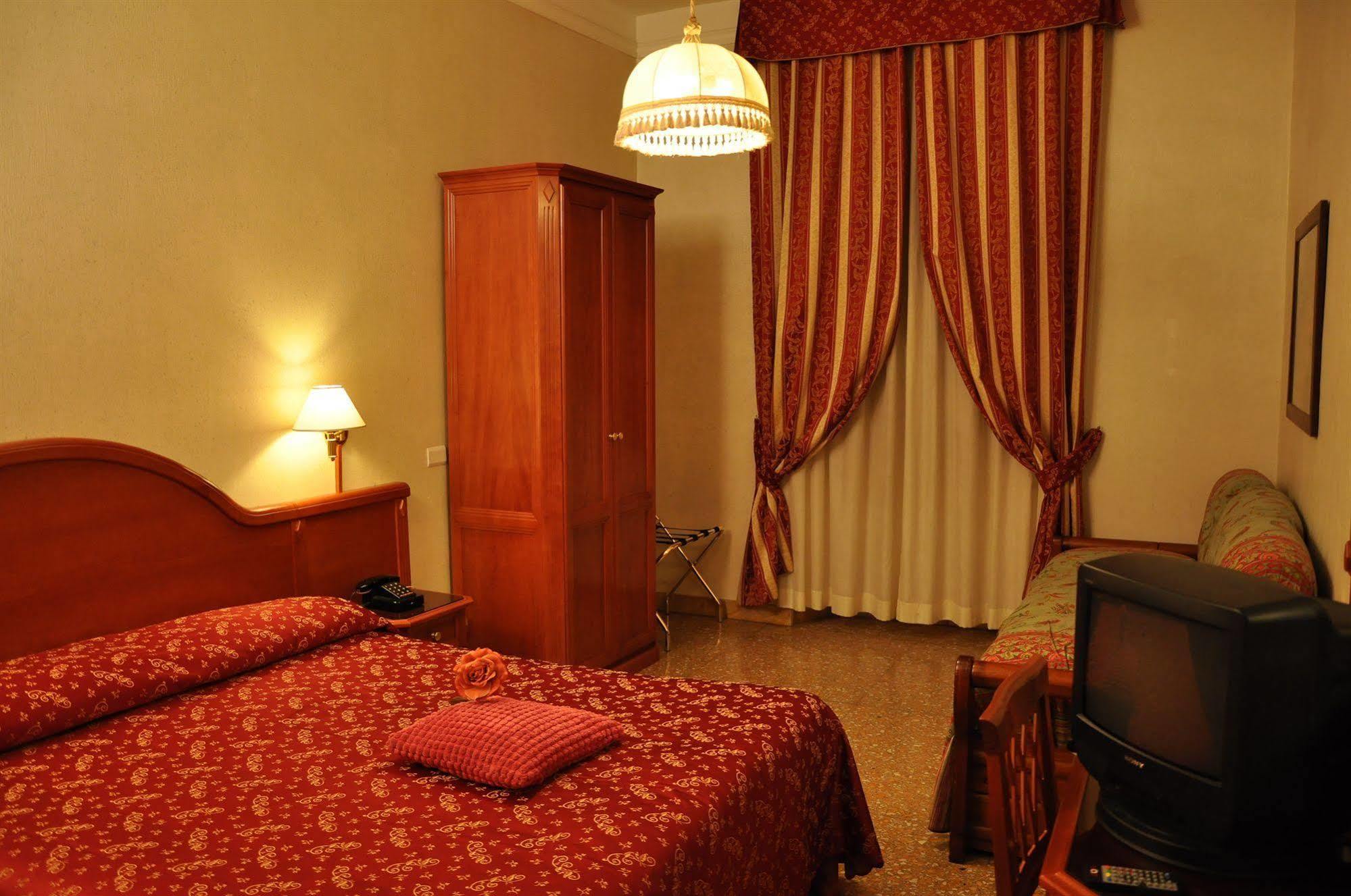 Hotel Sandra Rome