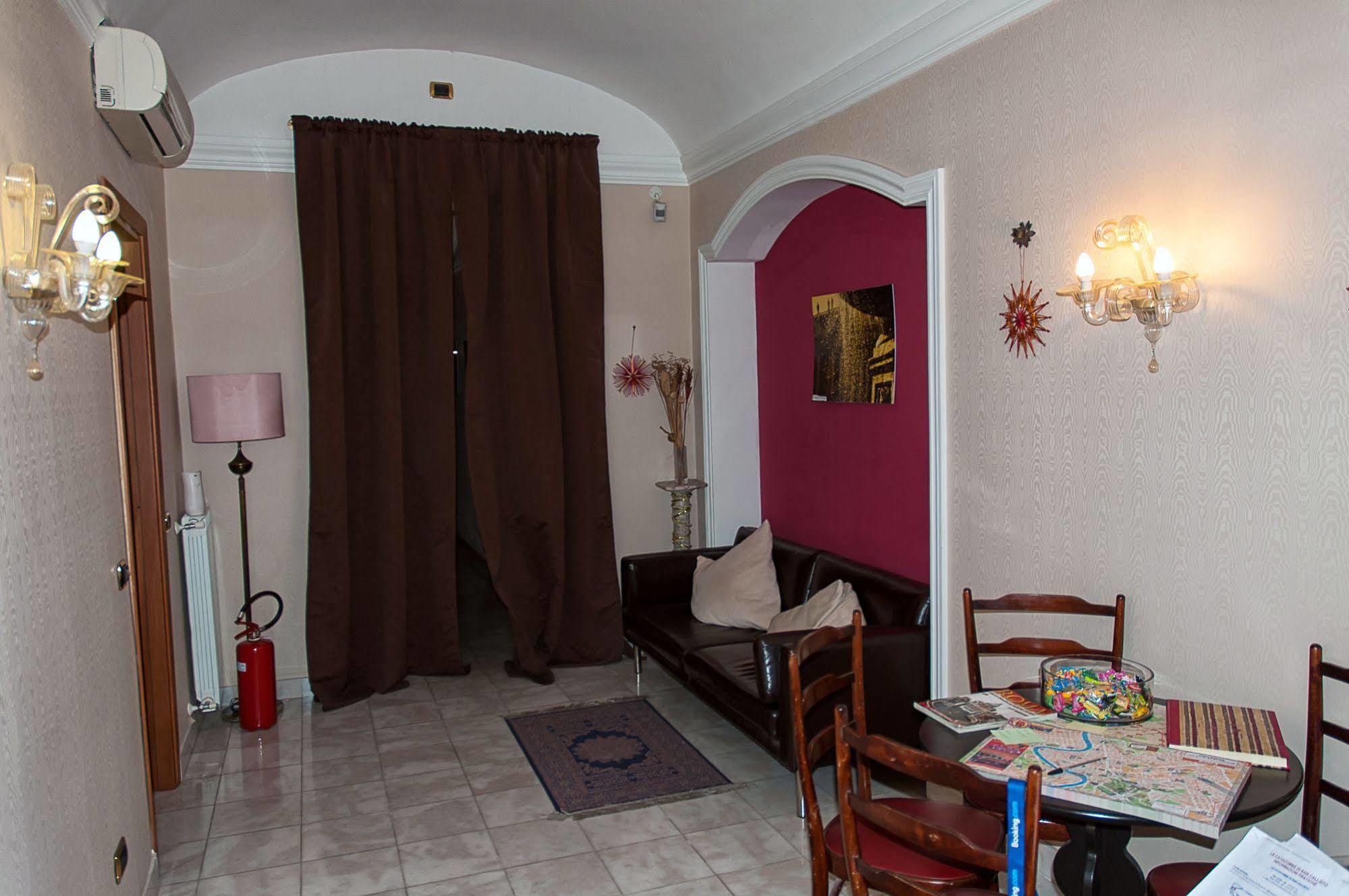 Hotel Twice 3*