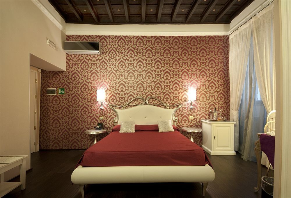 Guest house Del Sole-roma Piazza Di Spagna Ripetta 3*