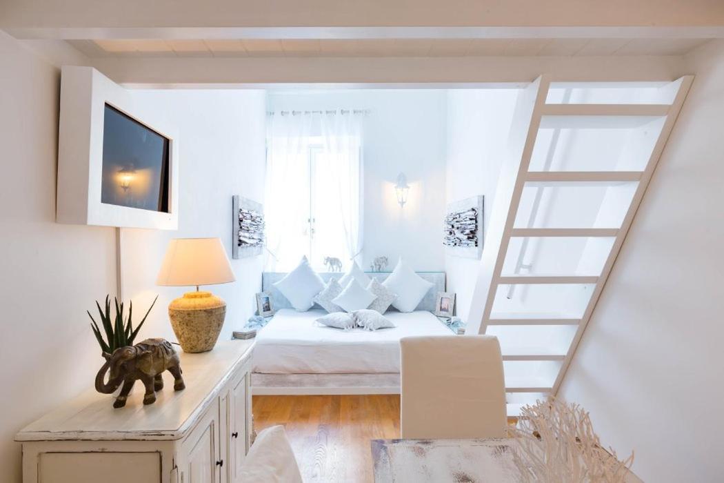 Spanish Step Nest Luxury Apartment