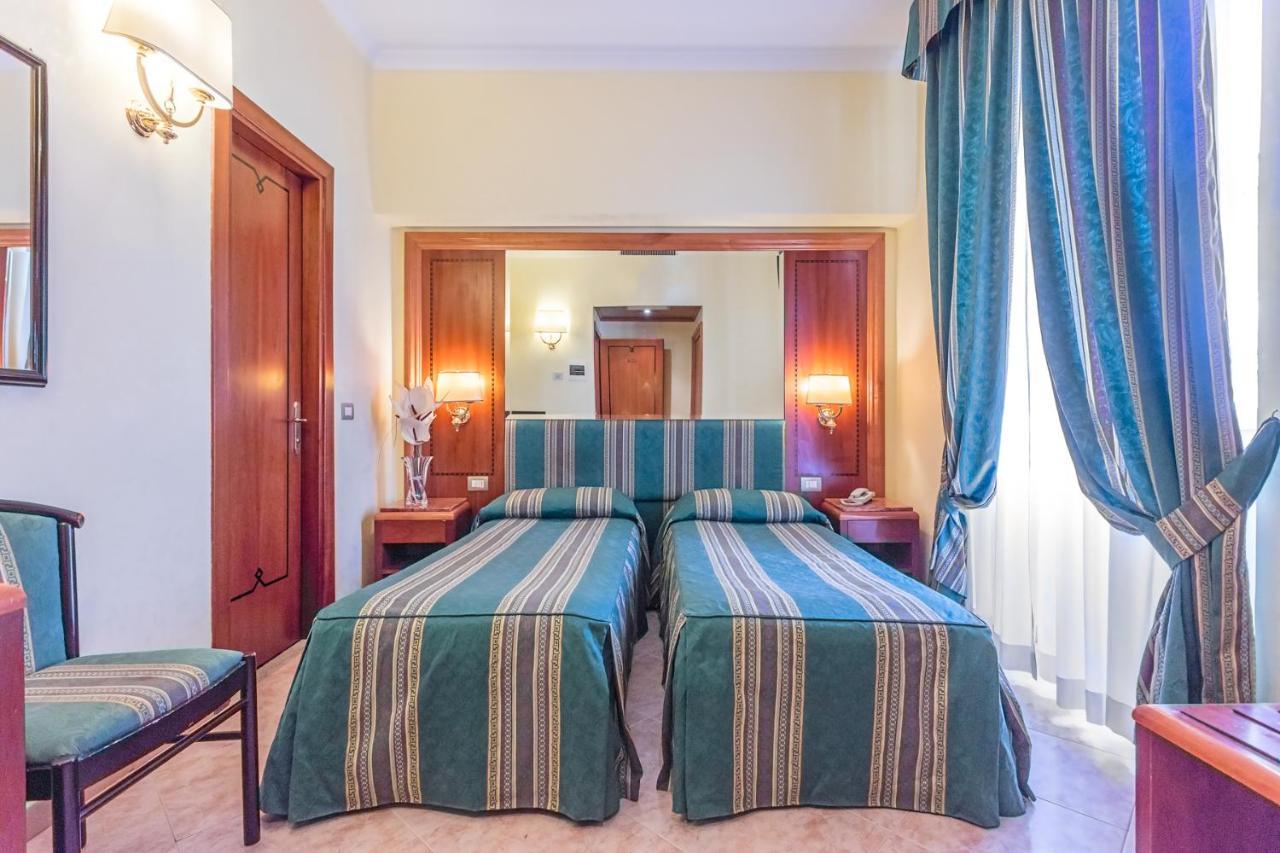 Raeli Lux Rome