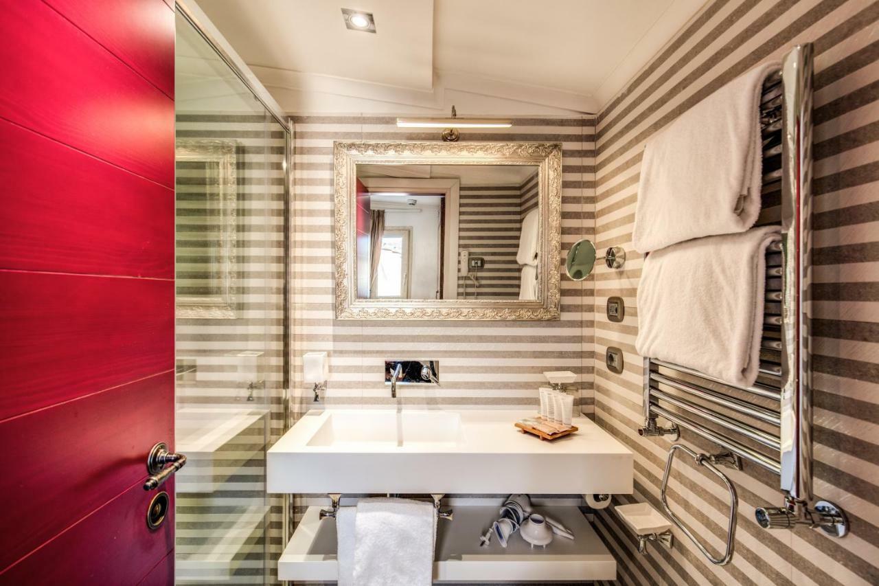 Parlamento Boutique 3* Rome