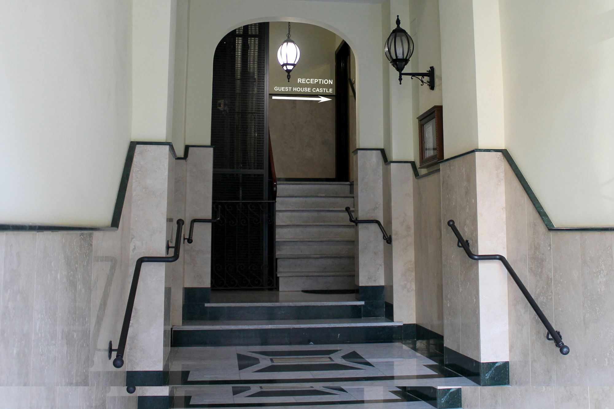 Roma Castle Termini Guest house
