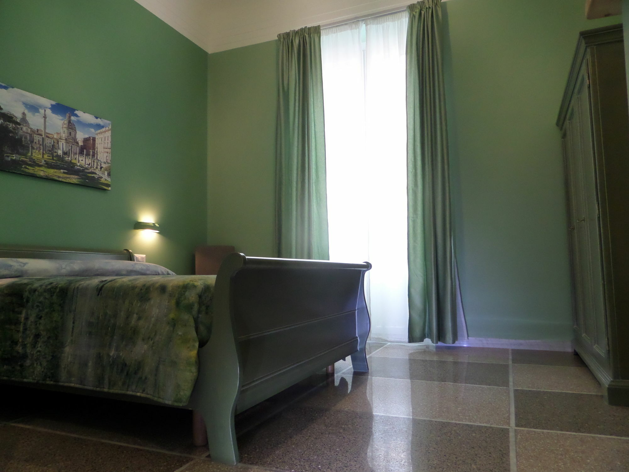 325 Ai Fori Rome
