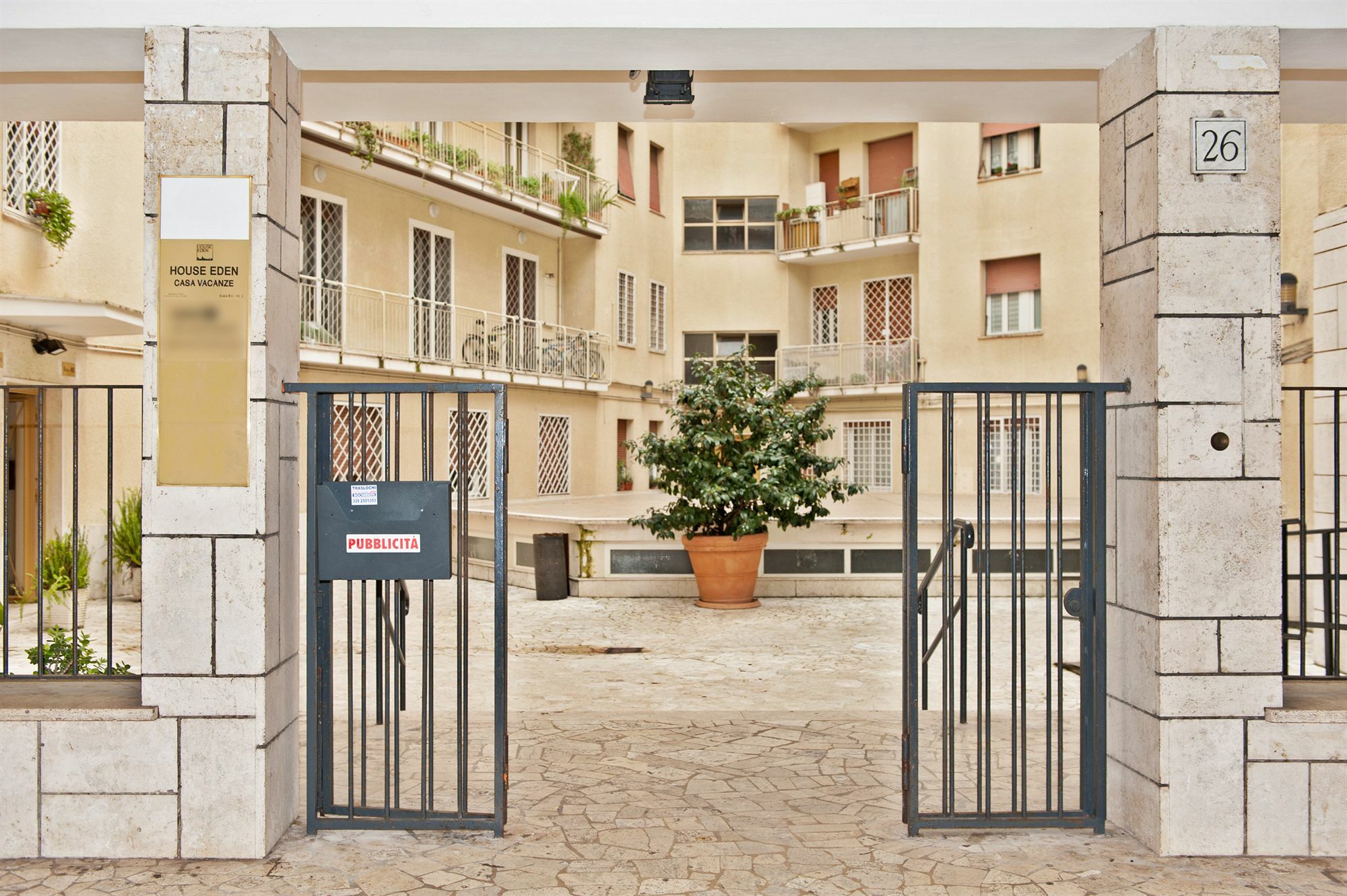 House Eden Rome