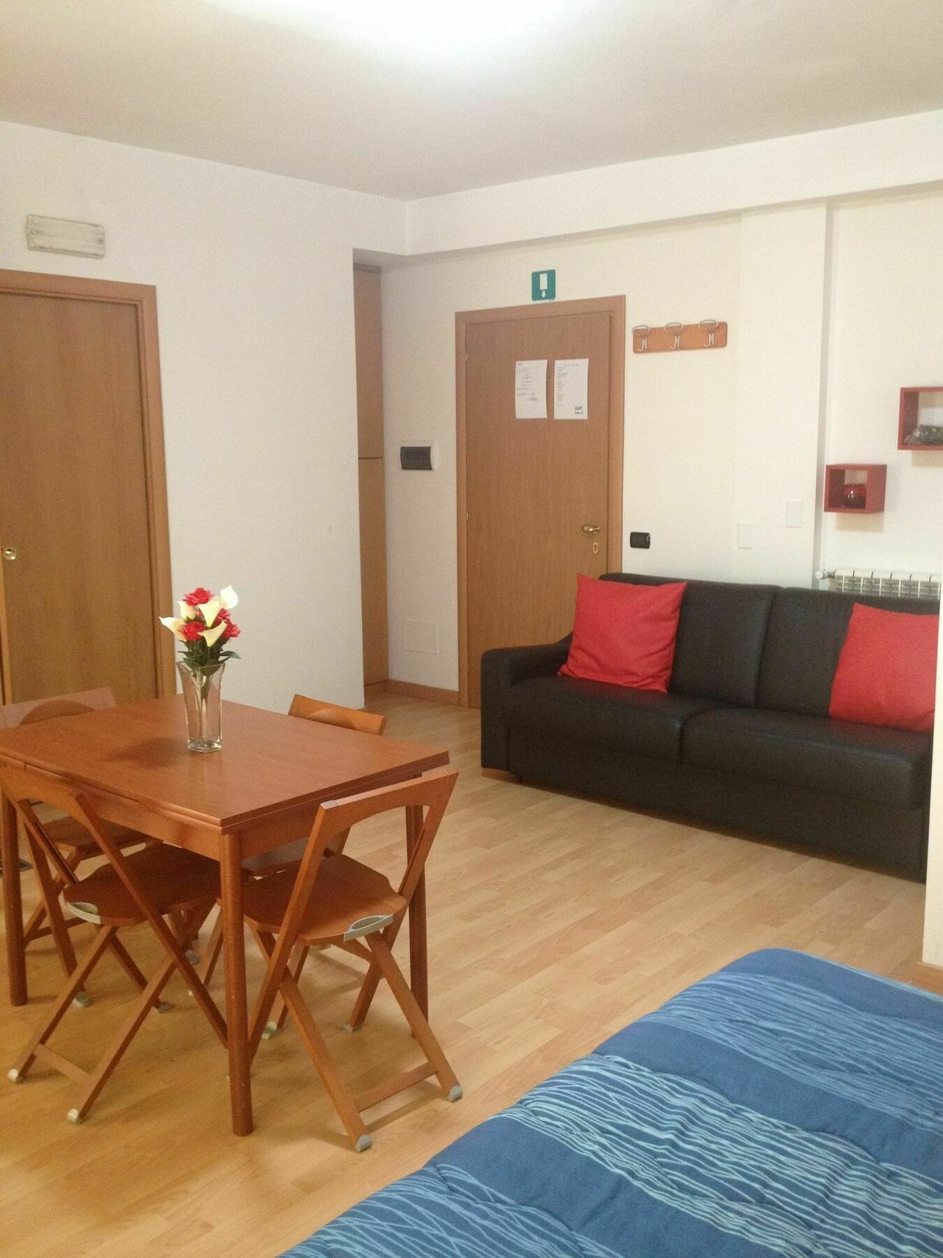 Apartment House Eden *