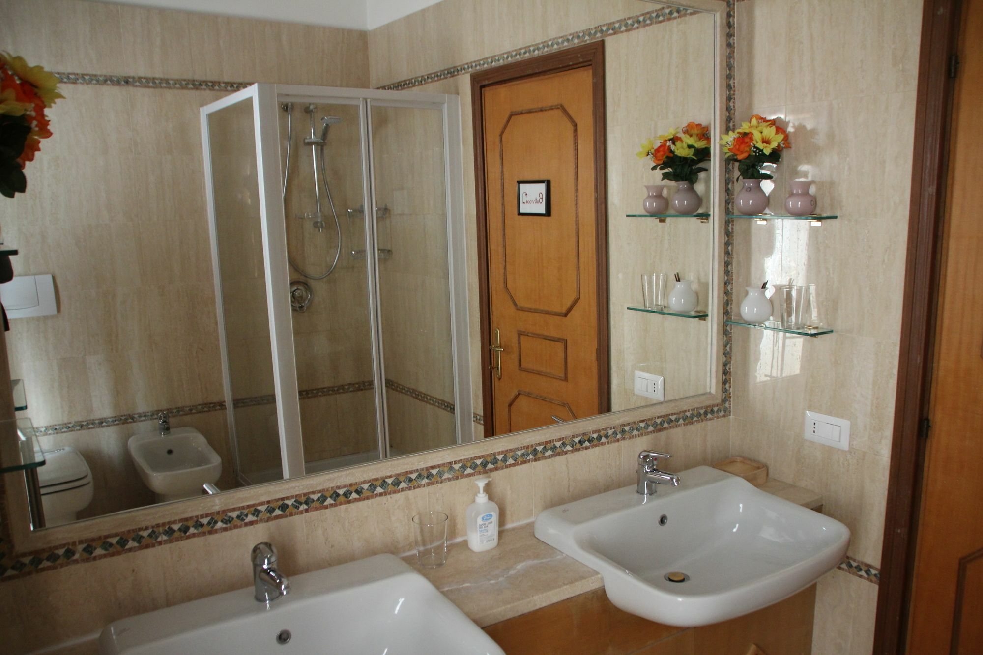 Bed Rooms Rome Bed & Breakfast