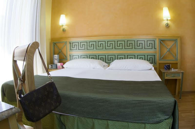 Exe Domus Aurea Hotel 3*