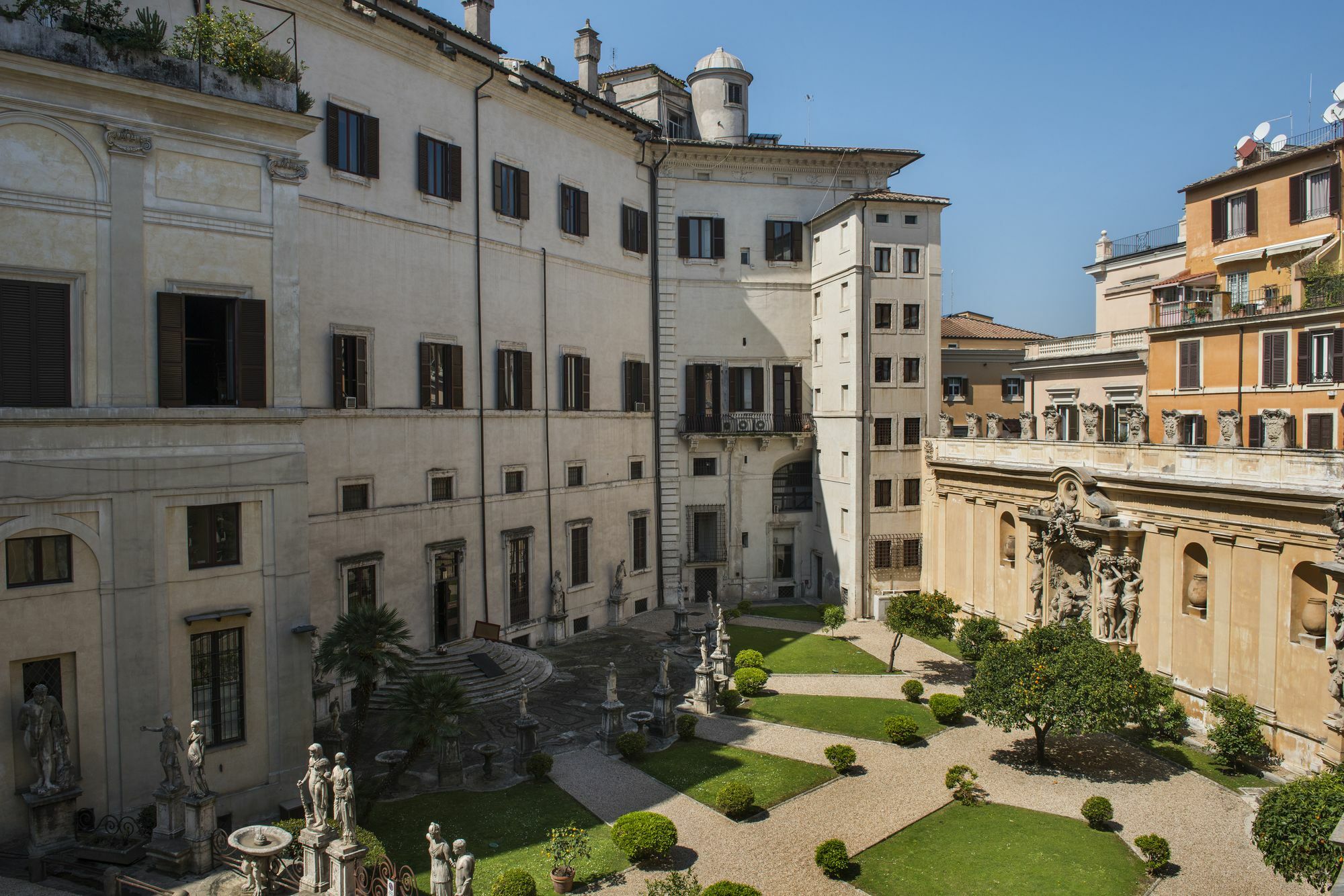 Vilòn - Small Luxury Of The World 5*