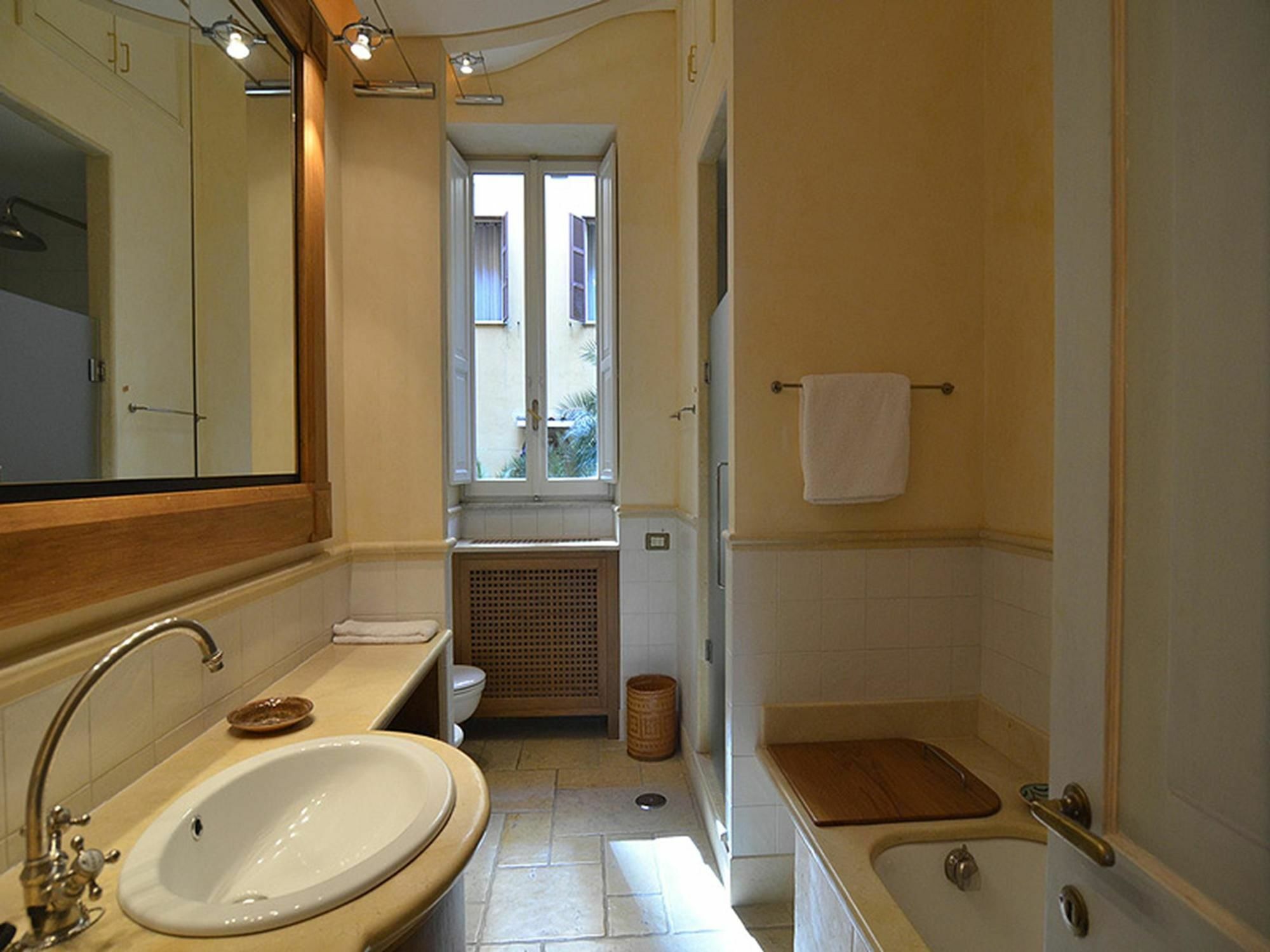 Apartment Piazza Di Spagna Golden Rome