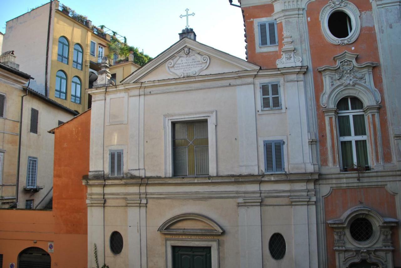 Pantheon Palazzo Lanzi * Rome