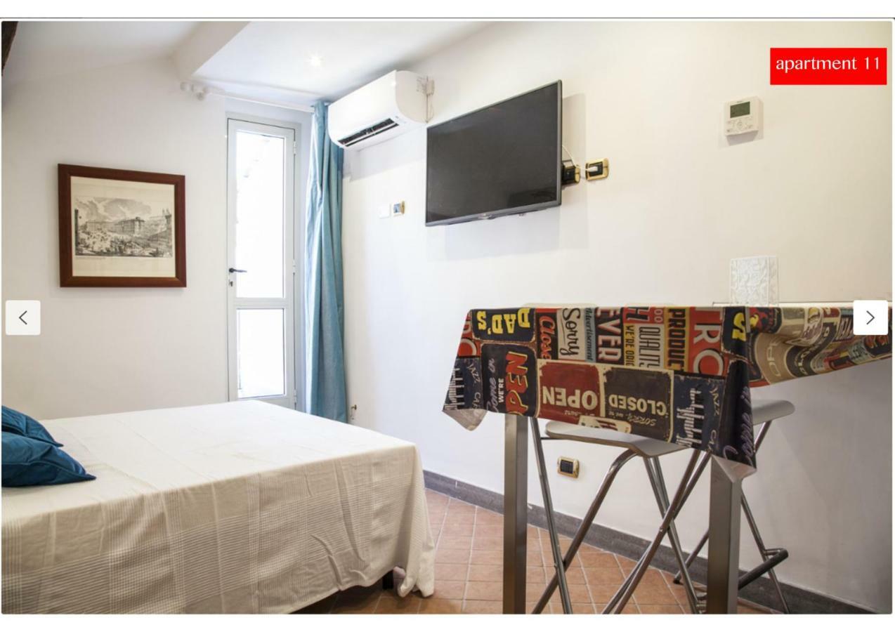 M9 Pantheon Attic 11 * Rome