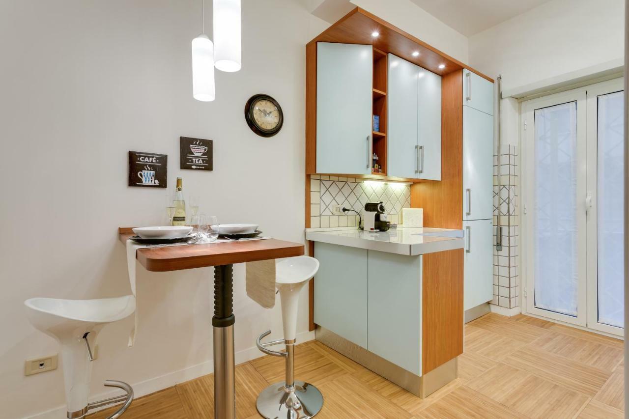Goldie Apartment