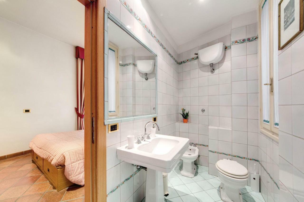 Lovely Flat By The Trevi Fountain Apartment Rome