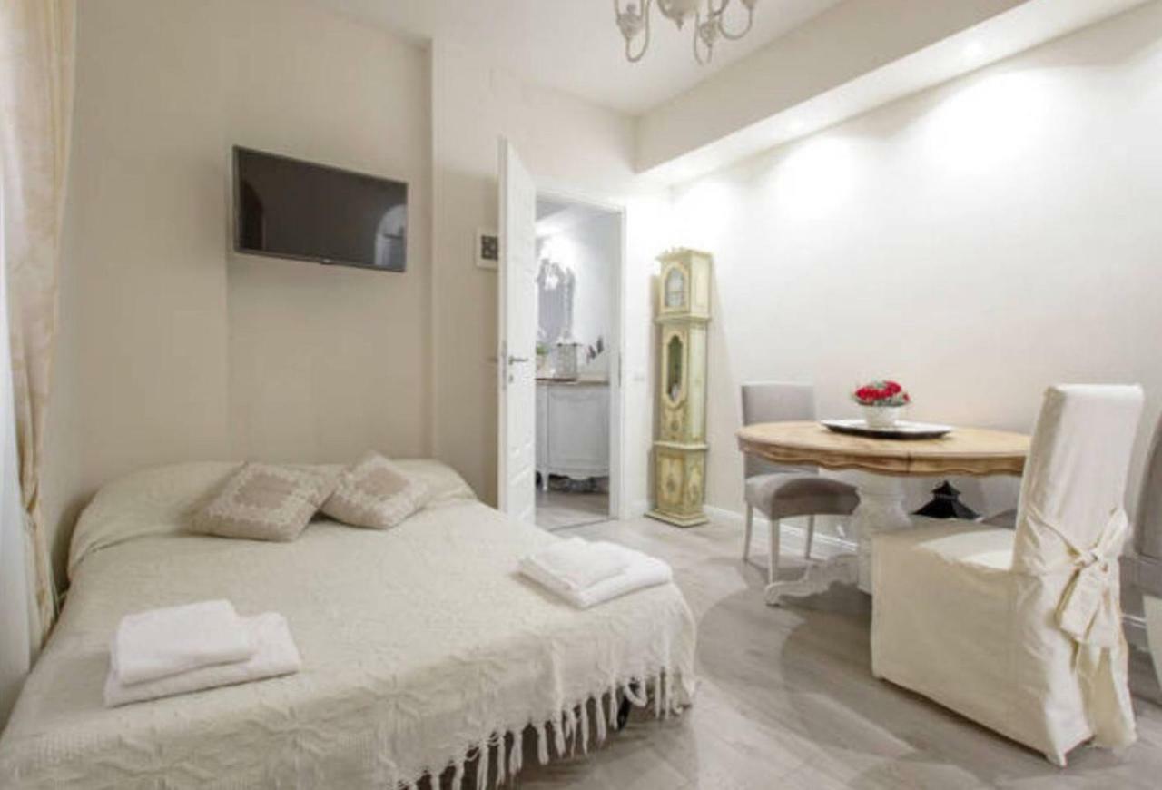Borgo Pio 66 * Rome