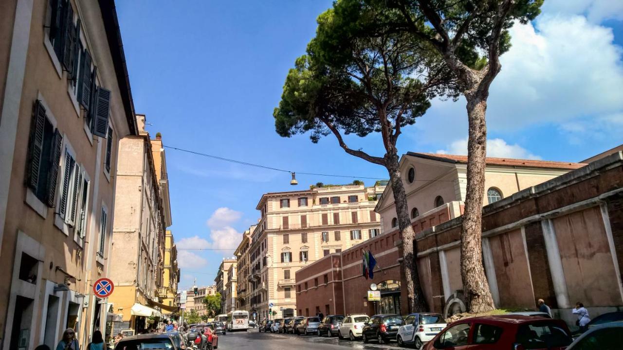 Porta Castello 10 *