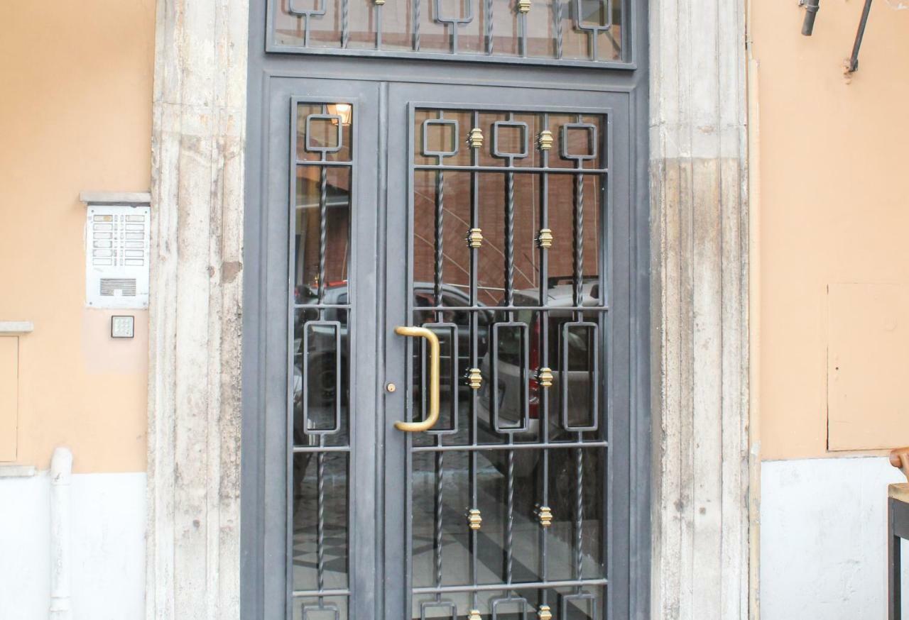 Porta Castello 10 Apartment