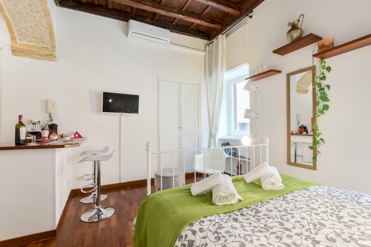 Enchanting Loft In Trastevere Holiday home Rome