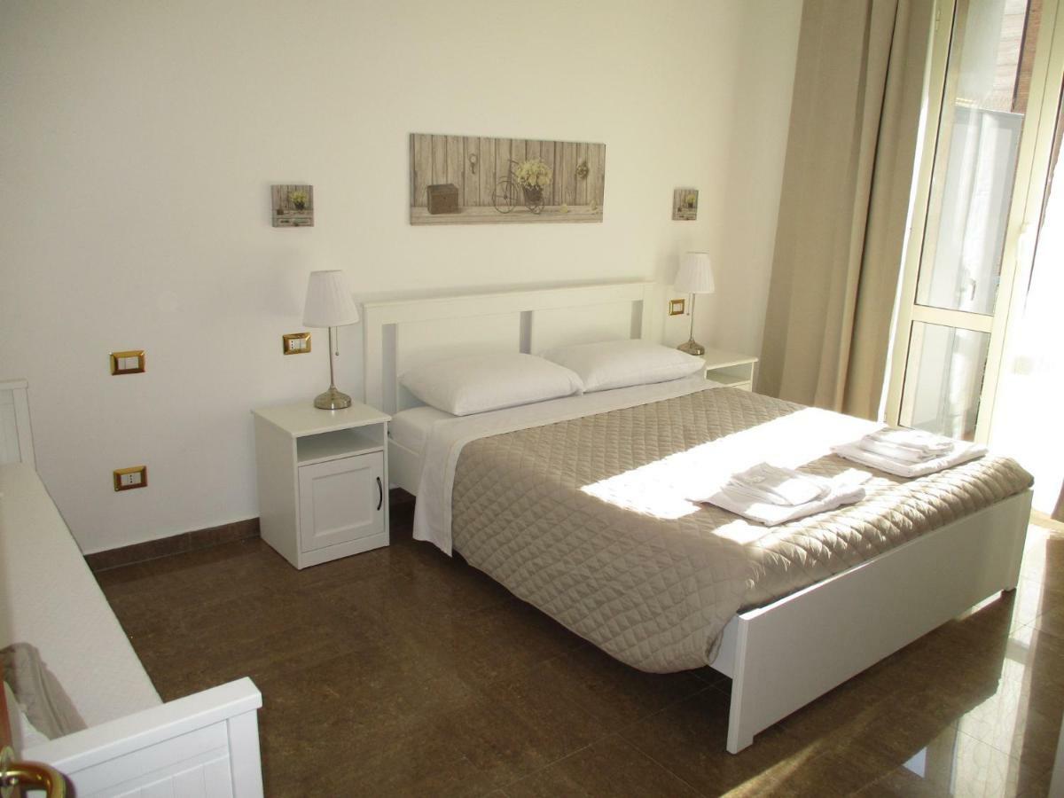 Interno Dieci Rome